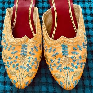CYD by Cydney Mandel Embroidered mules Size 8 like new. With dust bag.
